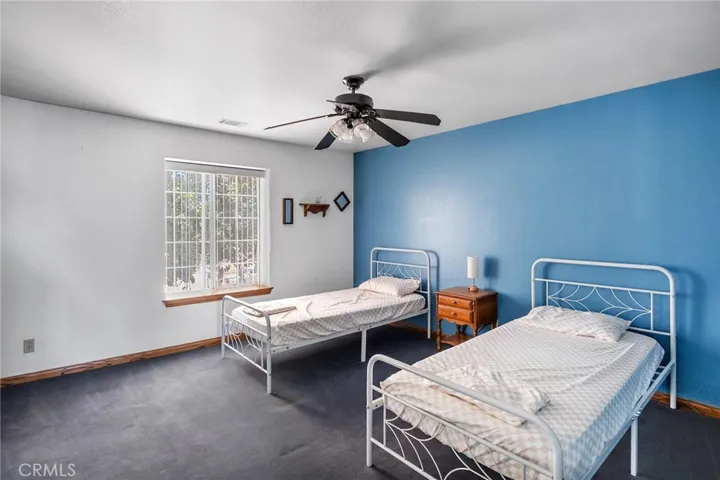 11631 Whitehaven, Oak Hills, California 92344