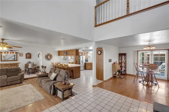 11631 Whitehaven, Oak Hills, California 92344