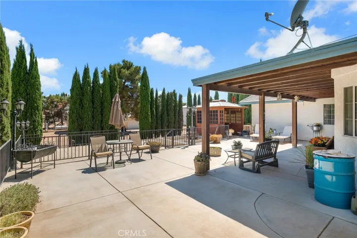 11631 Whitehaven, Oak Hills, California 92344