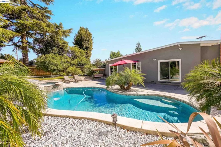 30562 Troon Pl, Hayward, California 94544