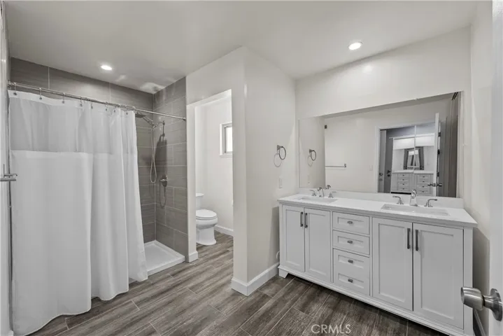 Primary Room Bathroom