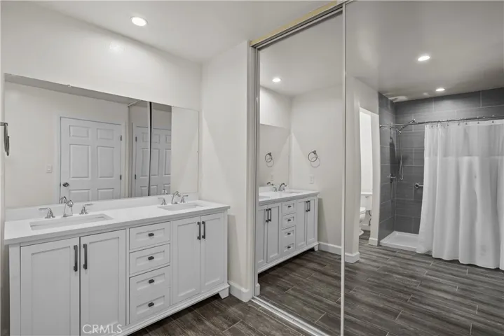 Primary Room Bathroom