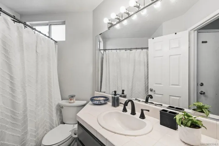 1593 Avenida Guillermo, Oceanside, California 92056