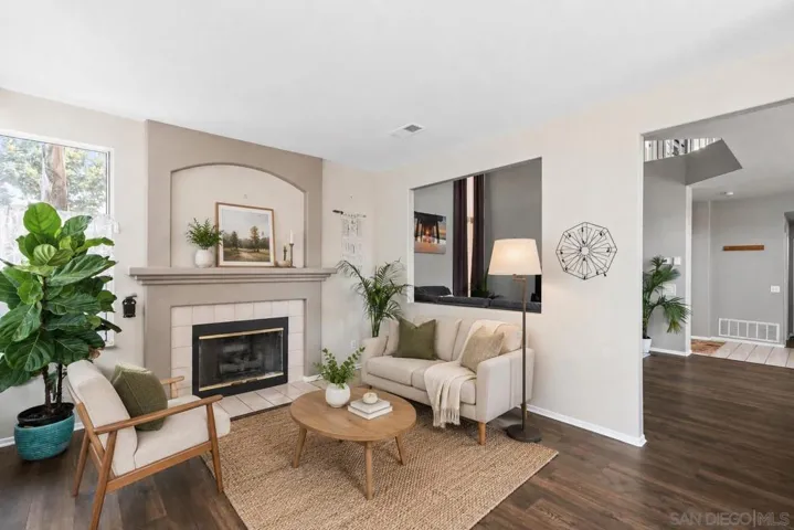 https://zimg.paragon.ice.com/ParagonImages/Property/PA/SDMLS/-525995/4/120/90/a1c2bcb7d547606ad80c484a0d869515/3/aaa951963e33ff74add9edb7c061b1d2/-525995-AC2929D6-08C2-4929-A16E-5132FC788BF3.JPG