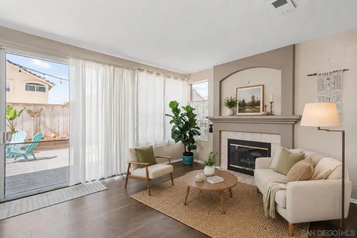 https://zimg.paragon.ice.com/ParagonImages/Property/PA/SDMLS/-525995/12/120/90/3a902d3308b95878ae29cc92466b9431/3/aaa951963e33ff74add9edb7c061b1d2/-525995-A221F053-3EEC-4A0E-B295-7CBAD325EFB6.JPG