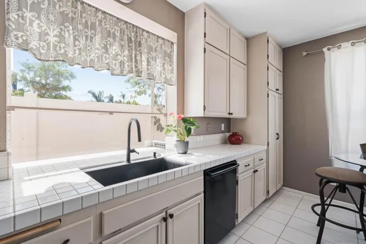 1593 Avenida Guillermo, Oceanside, California 92056