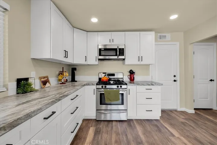 5665 Lupine Avenue, 29 Palms, California 92277