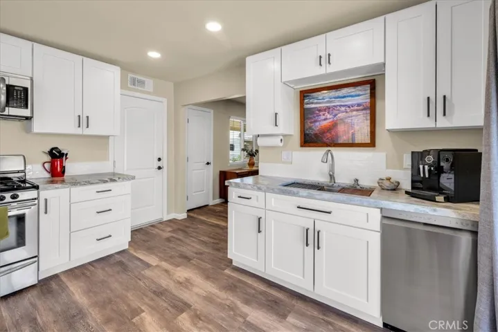 5665 Lupine Avenue, 29 Palms, California 92277