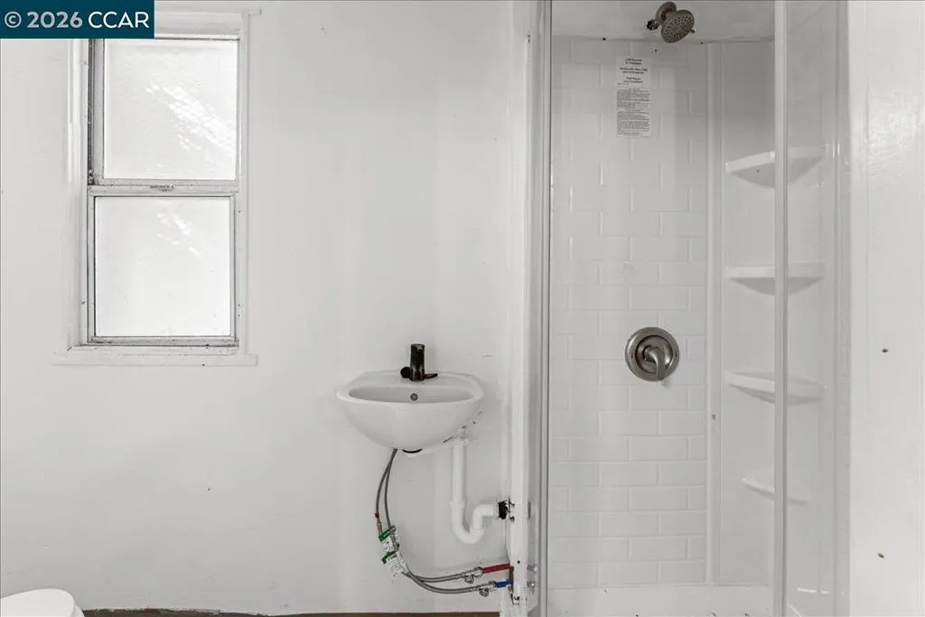 Commercial Space Full Bathroom