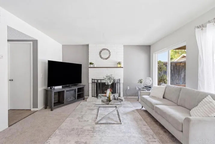 610 Flintridge Place, Escondido, California 92026