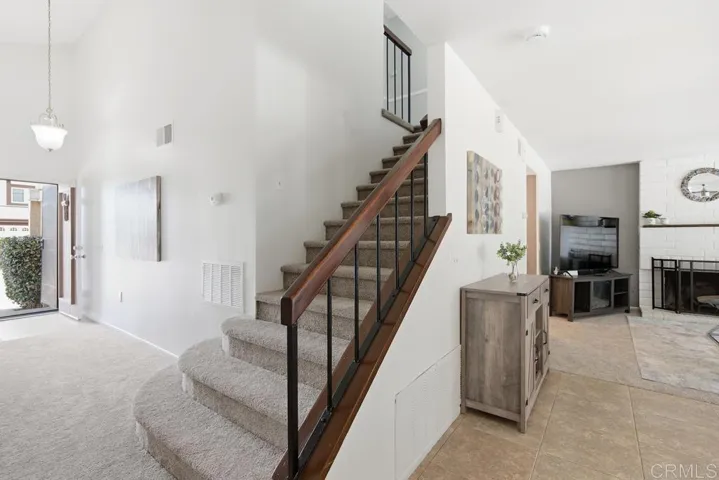 610 Flintridge Place, Escondido, California 92026