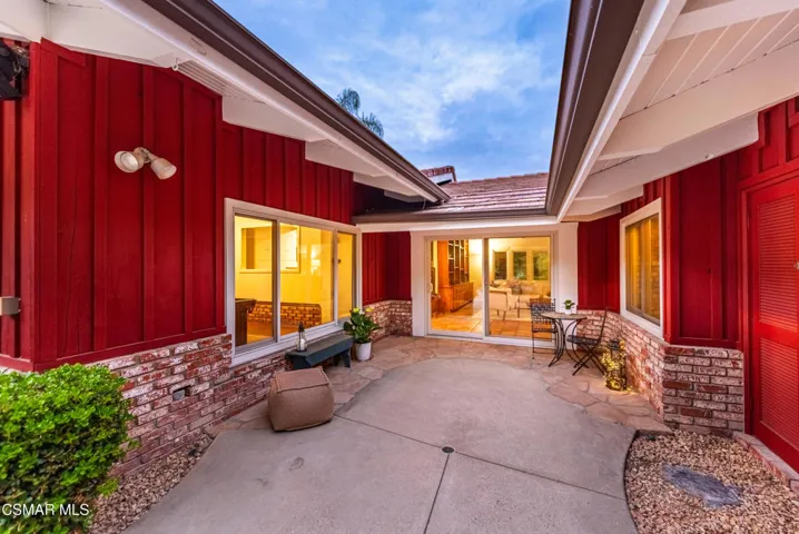 6145 Fairview Pl Agoura Hills-220