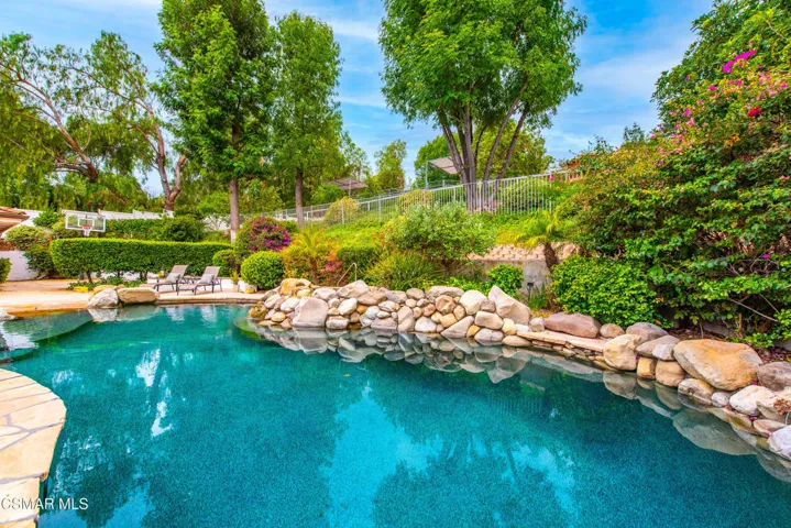 6145 Fairview Pl Agoura Hills-98