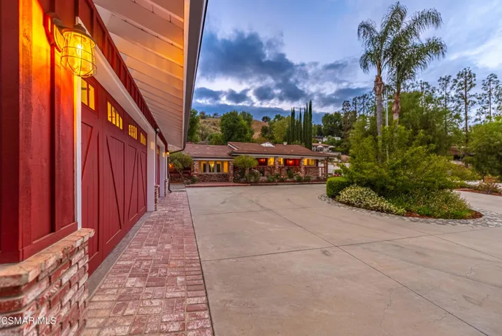 6145 Fairview Pl Agoura Hills-219