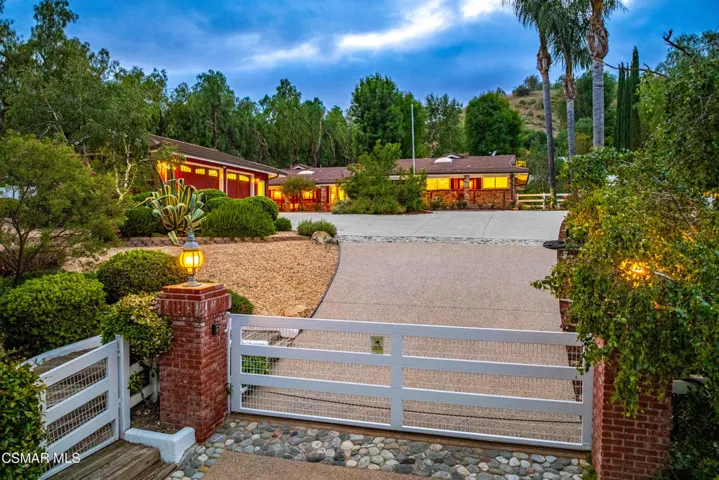 6145 Fairview Pl Agoura Hills-200
