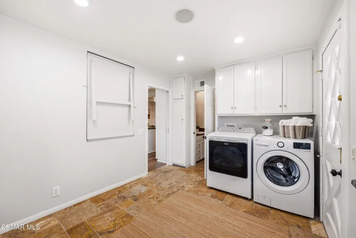 6145 Fairview Pl Agoura Hills-91
