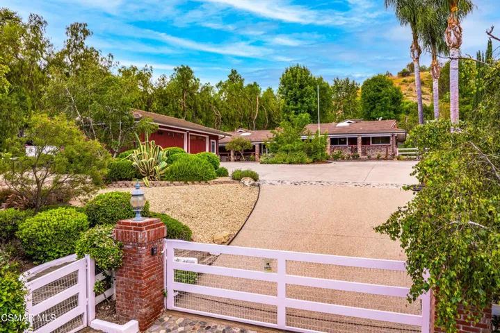 6145 Fairview Pl Agoura Hills-129