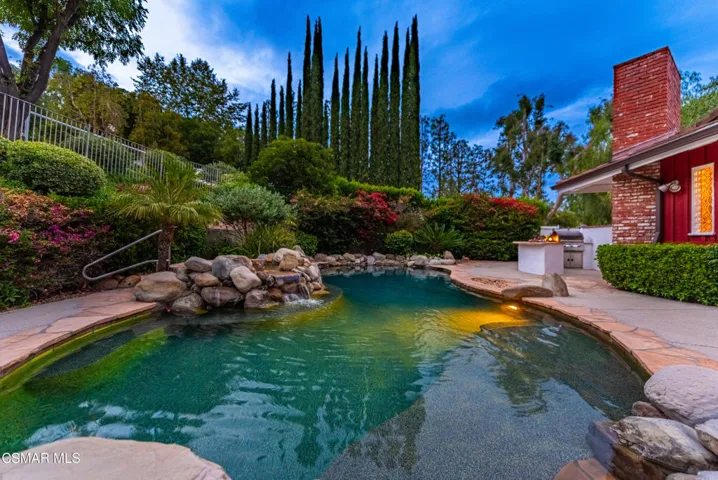 6145 Fairview Pl Agoura Hills-224