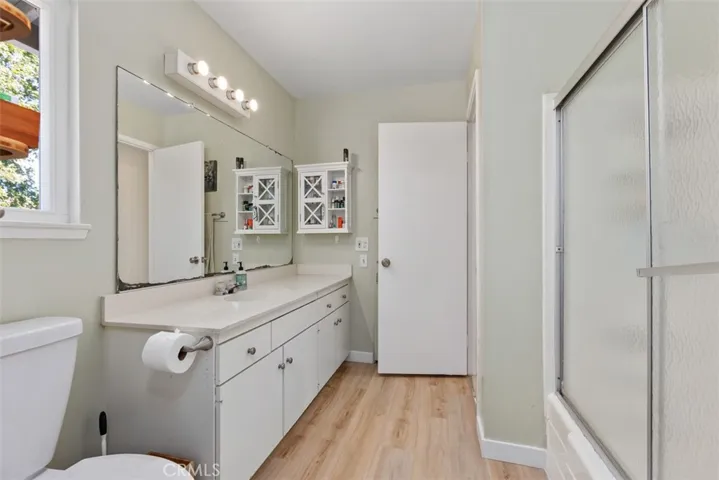 Main Bathroom 2nd floor