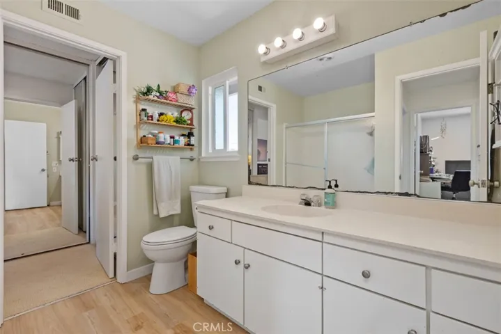 Main Bathroom 2nd floor