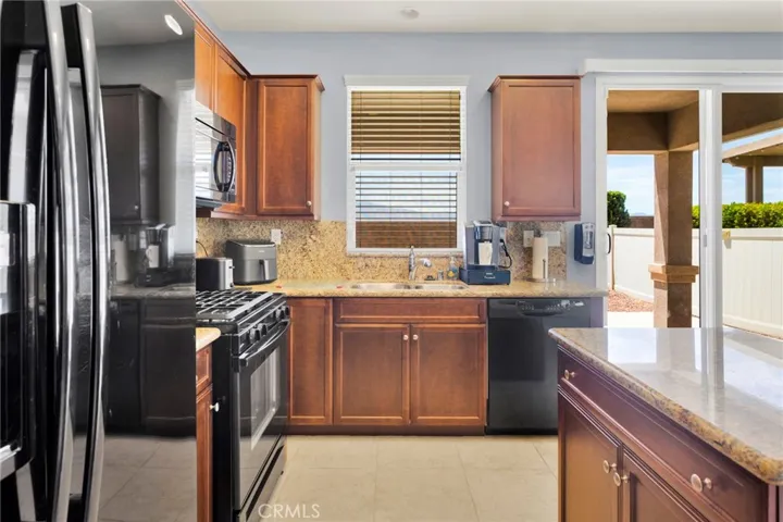19549 Maple Creek, Apple Valley, California 92308