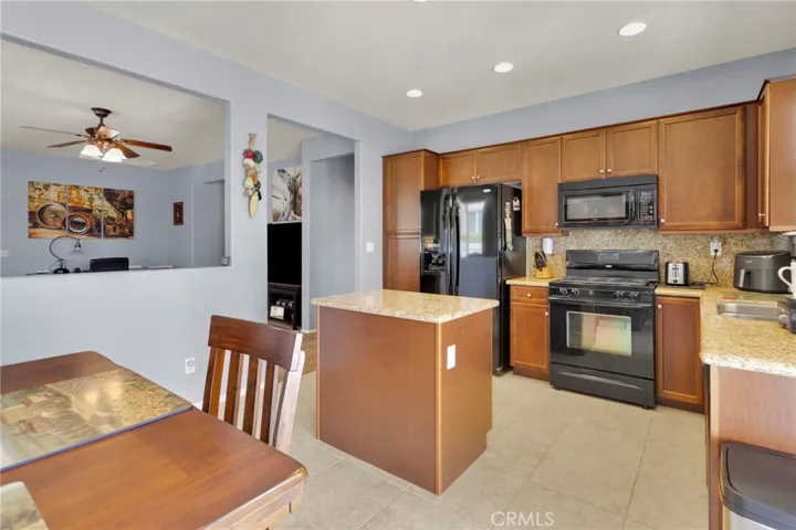 19549 Maple Creek, Apple Valley, California 92308