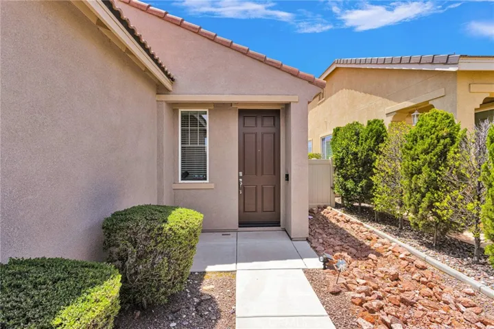 19549 Maple Creek, Apple Valley, California 92308