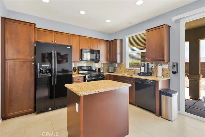 19549 Maple Creek, Apple Valley, California 92308