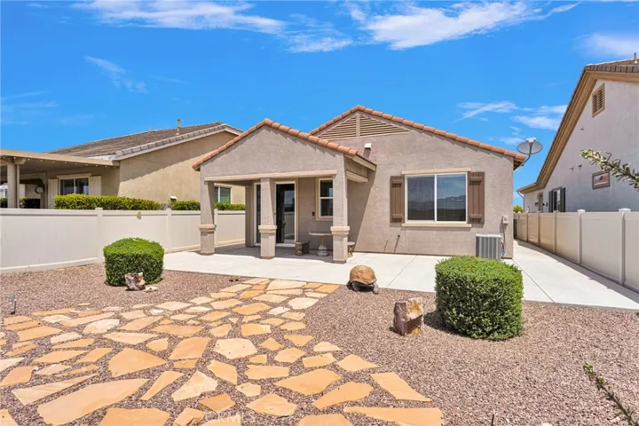19549 Maple Creek, Apple Valley, California 92308