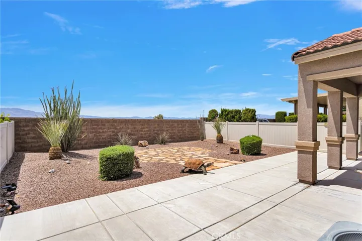 19549 Maple Creek, Apple Valley, California 92308
