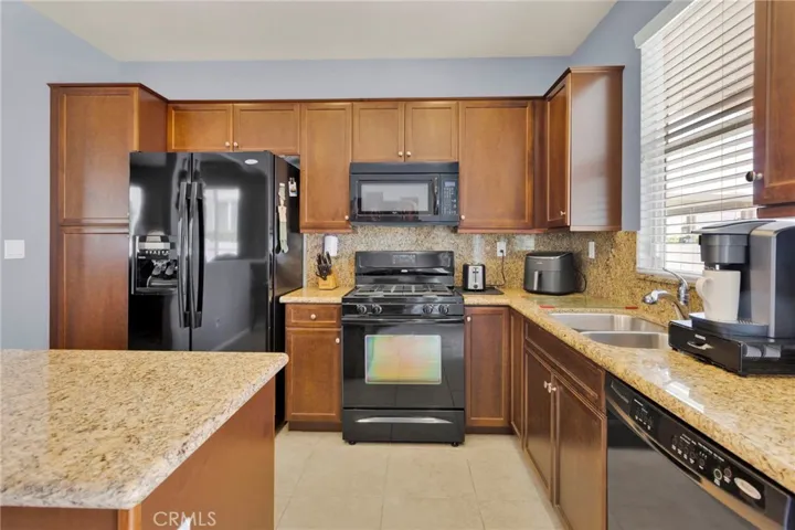 19549 Maple Creek, Apple Valley, California 92308