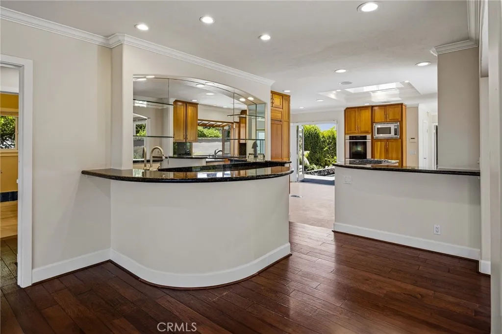 Custom bar