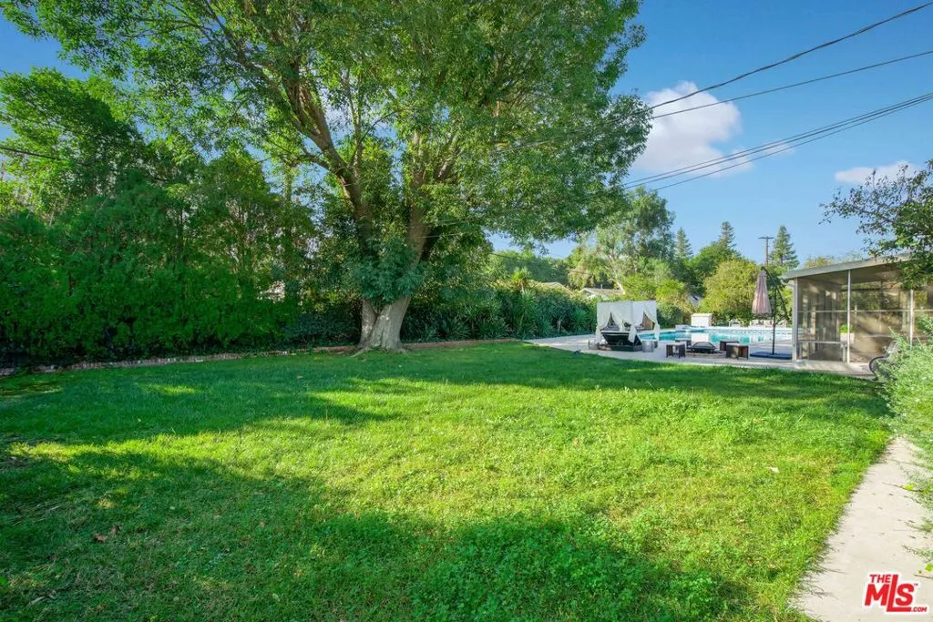 6207 Melba Avenue, Woodland Hills, California 91367 — photo 5