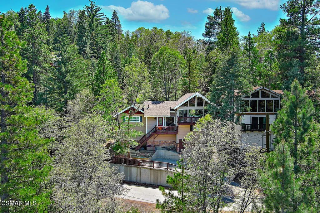 1359 Evergreen Ln
