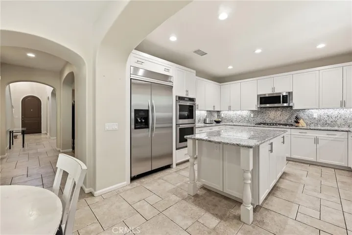 1721 Arthur Loop W W, Upland, California 91784