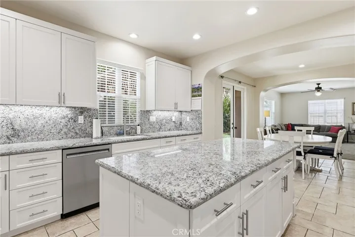 1721 Arthur Loop W W, Upland, California 91784