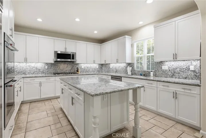 1721 Arthur Loop W W, Upland, California 91784
