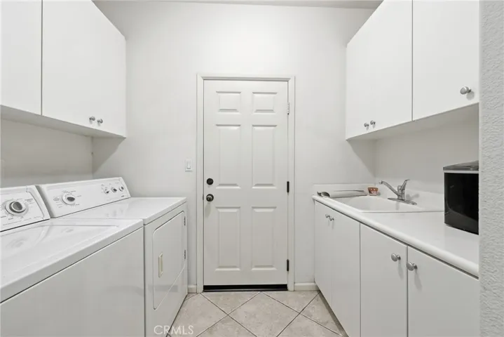 1721 Arthur Loop W W, Upland, California 91784