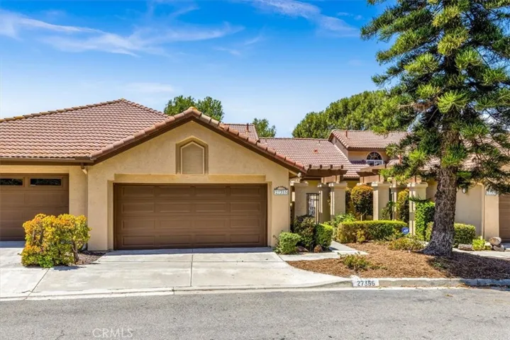 Direct access 2 car garage and a driveway!