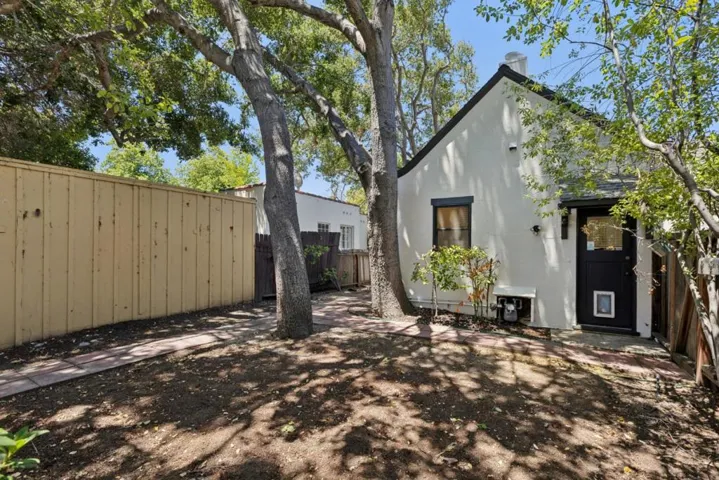762766 Hamilton Avenue, Palo Alto, California 94301