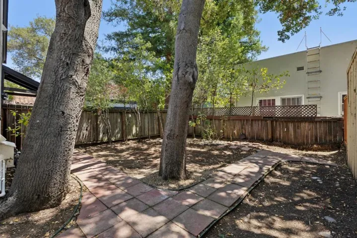 762766 Hamilton Avenue, Palo Alto, California 94301