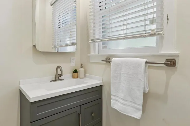 762766 Hamilton Avenue, Palo Alto, California 94301