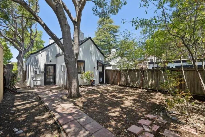 762766 Hamilton Avenue, Palo Alto, California 94301