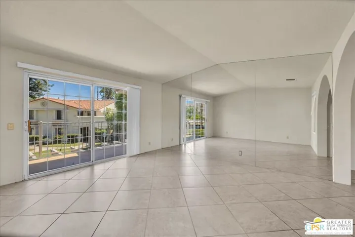 505 S Farrell Drive G42, Palm Springs, California 92264