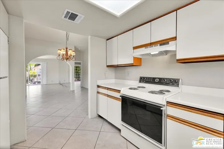 505 S Farrell Drive G42, Palm Springs, California 92264