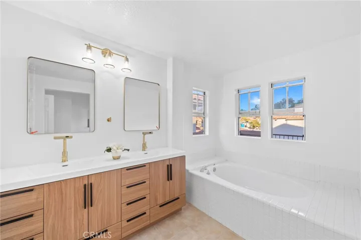 35 Via Encanto, Rancho Santa Margarita, California 92688