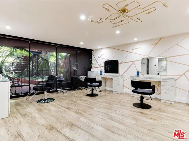 337 S Robertson Boulevard 103, Beverly Hills, California 90211