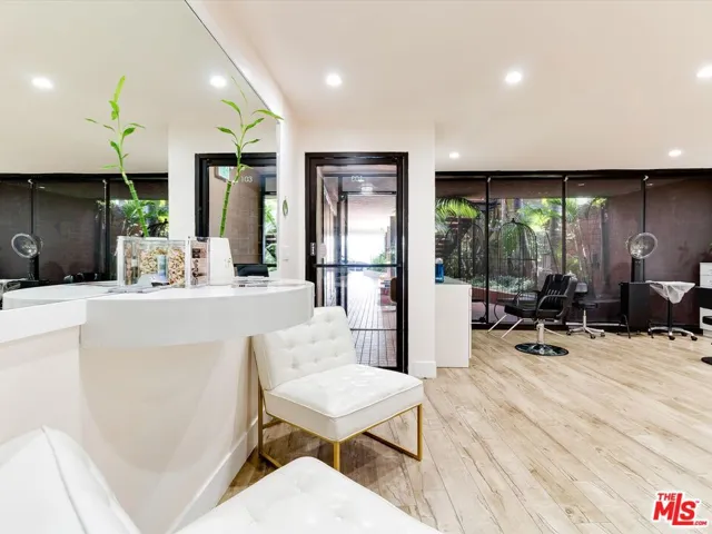 337 S Robertson Boulevard 103, Beverly Hills, California 90211