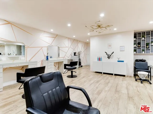 337 S Robertson Boulevard 103, Beverly Hills, California 90211