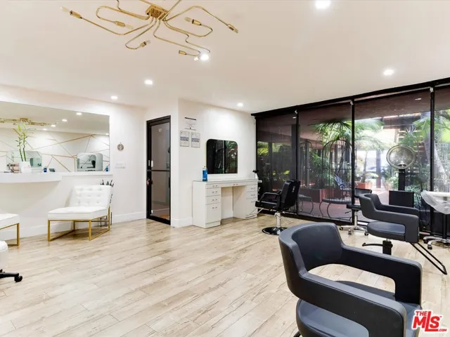 337 S Robertson Boulevard 103, Beverly Hills, California 90211
